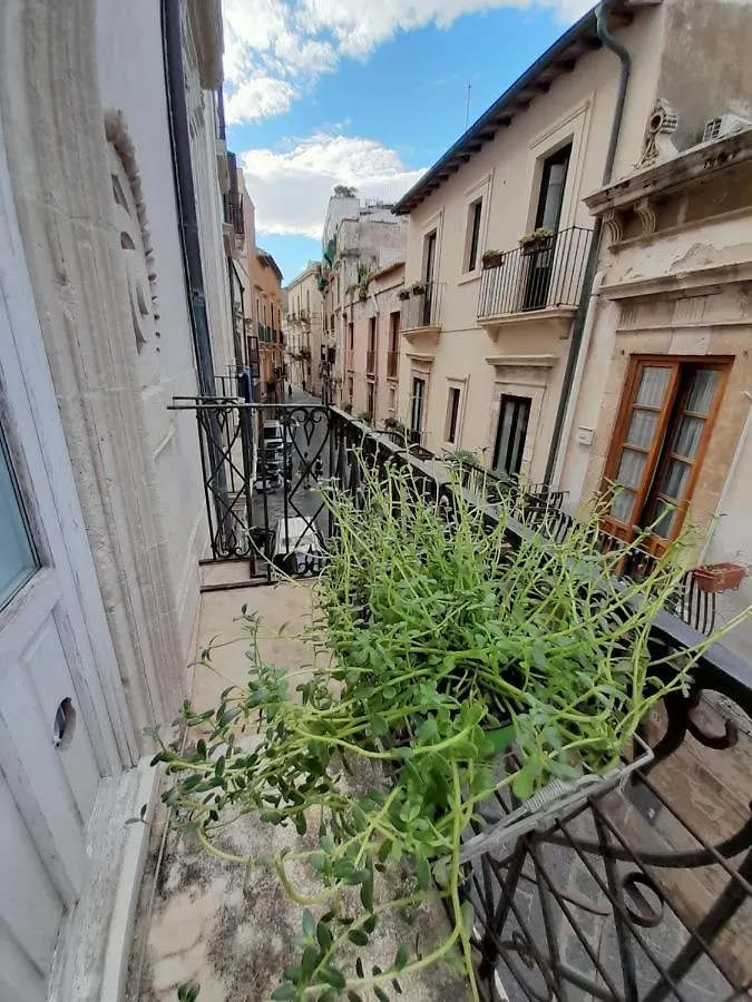 Apartment Ortigia Family House