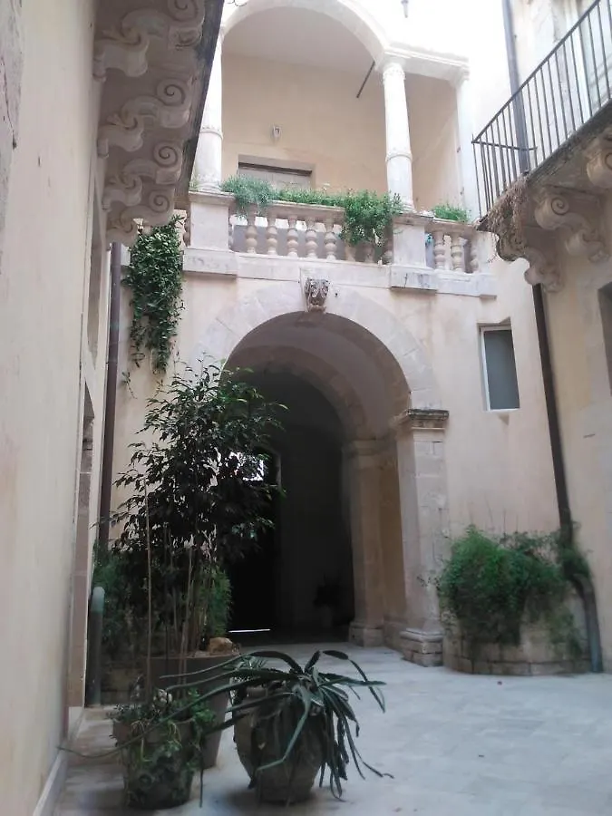 Ortigia Family House 0*, Syracuse